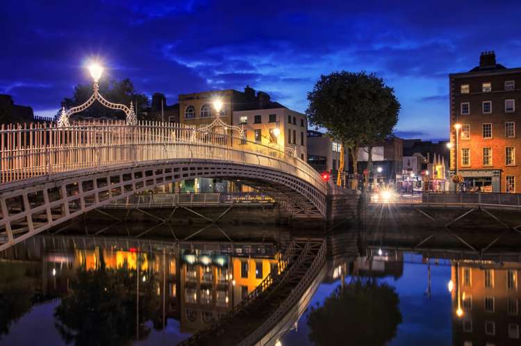 Bridge in Dublin at night